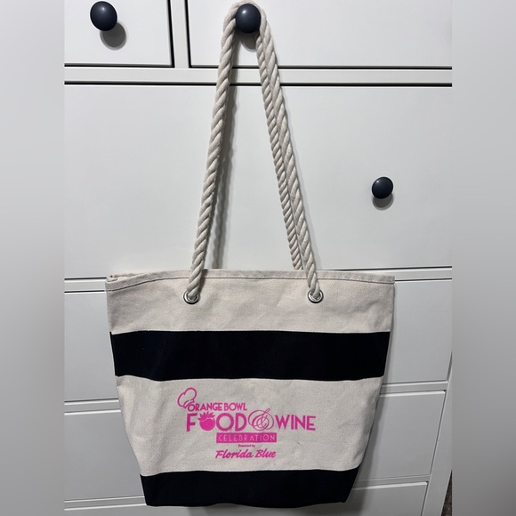 Beach Bag celebrity cruise - Picture 2 of 2